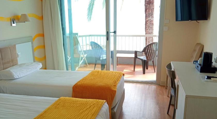 Image of Double or Twin Room with Balcony and Sea View 3