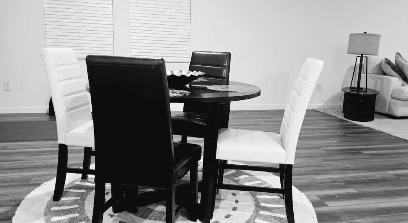 오브리 Luxury Suites 5-Bed Room 4-Bath 4성급 숙소 로비