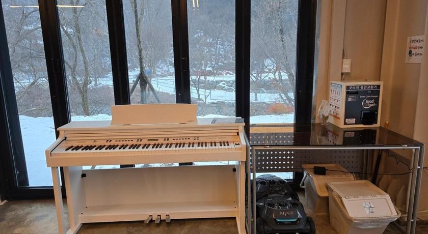 가평 계곡에풍덩 펜션 캠핑장 (Gyegokae Poongdung Pension Camping) 3성급 게스트하우스 스위트룸