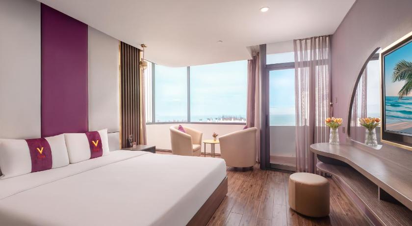 Image of Junior Suite with Balcony 1