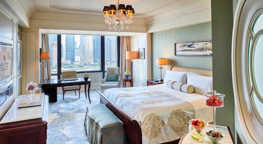 Image of King Deluxe River View Room 0