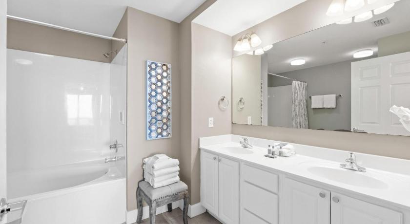 Image of Three-Bedroom Apartment with Ocean View 2