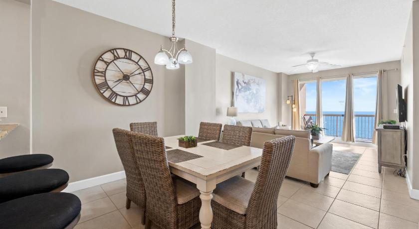 Image of Three-Bedroom Apartment with Ocean View 4