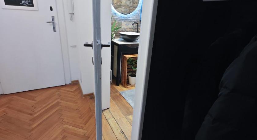 Image of One-Bedroom Apartment 5