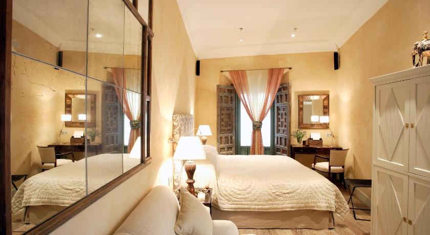 セビリア Corral del Rey Hotel 4つ星 ホテル 外観