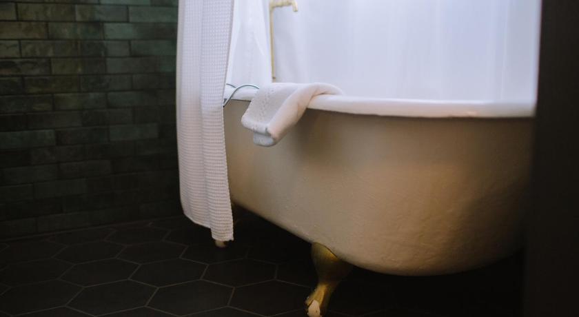 斯科舍 SCOTIA INN 2星级 酒店 套房