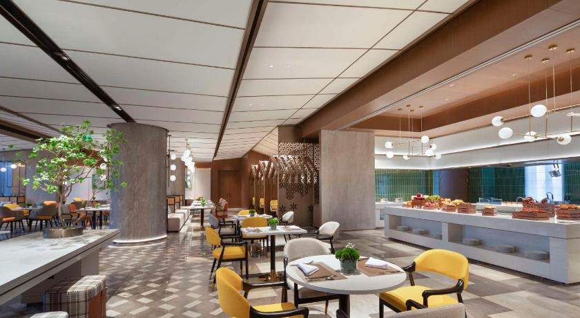 Hilton Garden Inn Tianjin Five Great Avenues - image 3