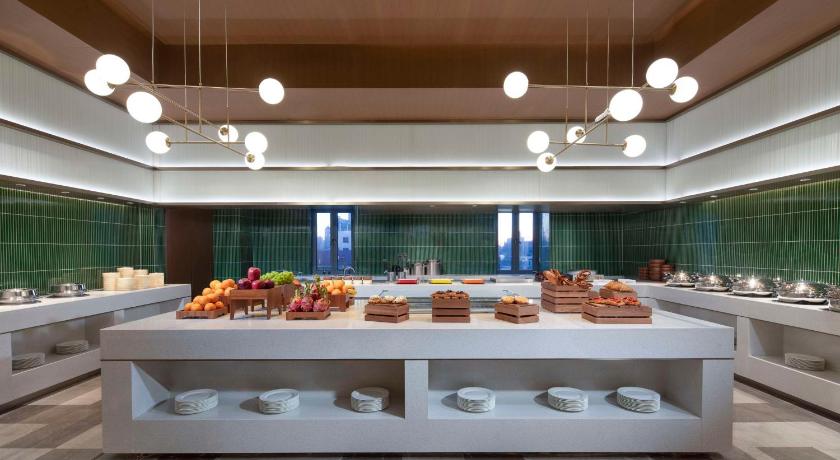 Hilton Garden Inn Tianjin Five Great Avenues - image 15