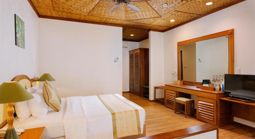 Image of Standard Beachfront Room 5
