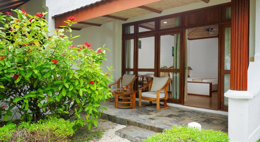 Image of Standard Beachfront Room 12