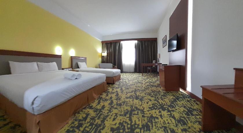 Image of Deluxe Triple - 3 Single Beds 3