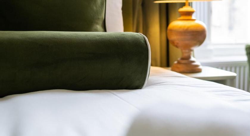 Image of Family Room 12