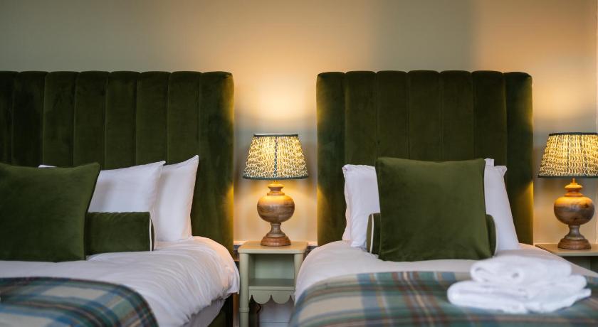 Image of Family Room 10