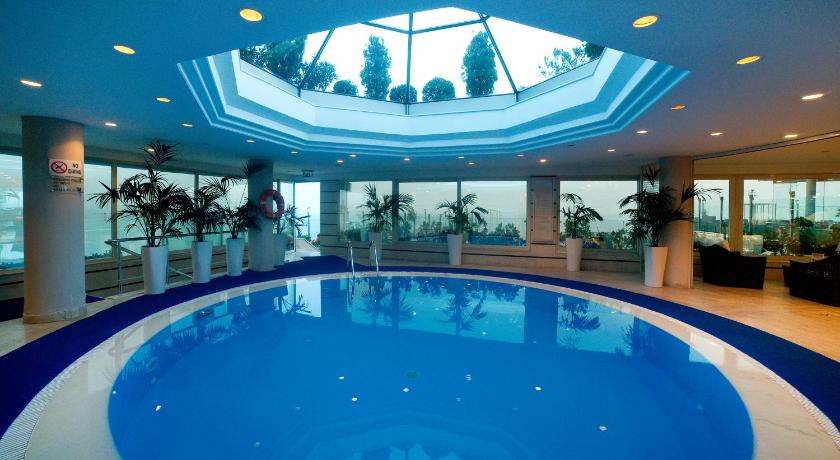 Radisson Hotel President Old Town Istanbul - image 2