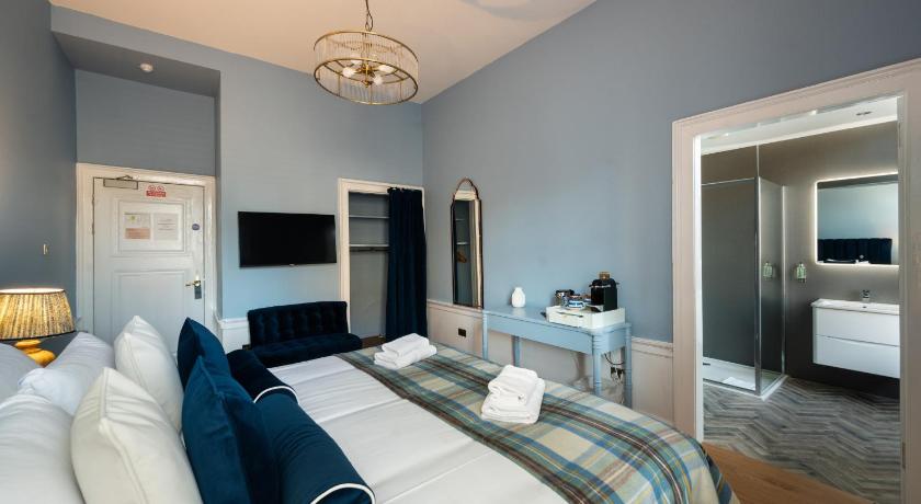 Image of Deluxe Double Room with Shower 0