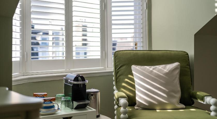 Image of Deluxe Double Room with Shower 9