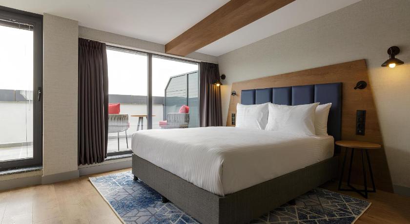 Ramada Encore by Wyndham Istanbul Arnavutkoy - image 2