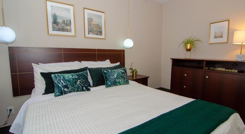 Image of Queen Room with Spa Bath 13