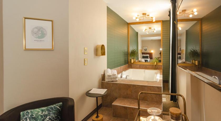 Image of Queen Room with Spa Bath 2