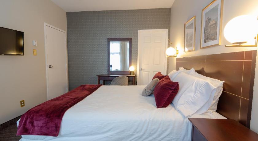 Image of Queen Room with Garden View 1