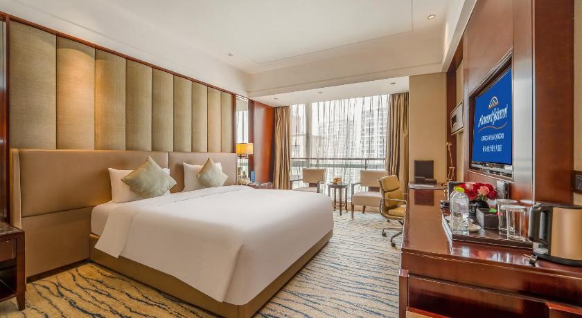 Imagen de Superior Business Room with One King Bed - Non-Smoking 0