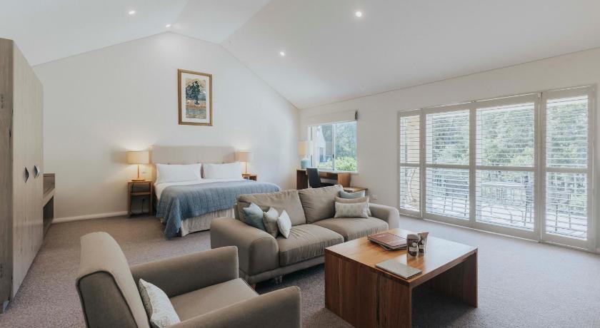 Image of Lake View Suite 1