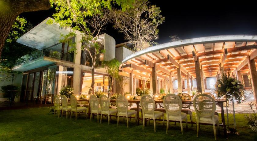 Vows Villa Beachfront - image 20