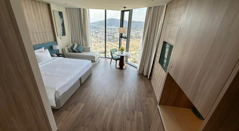 Image of Deluxe Double Room with Side Sea View 0