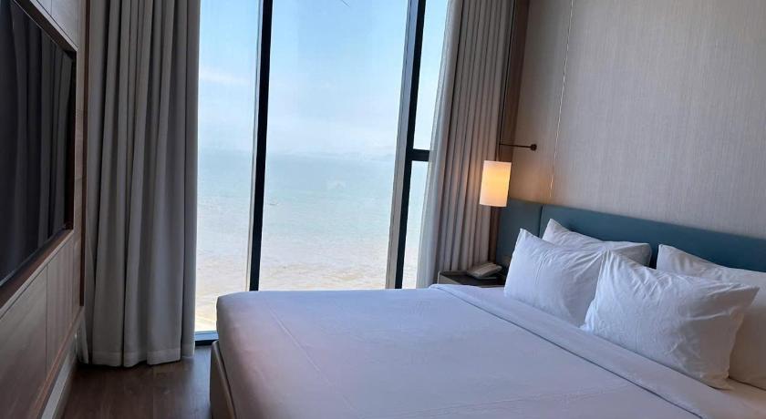 Image of Family Room with Sea View 1