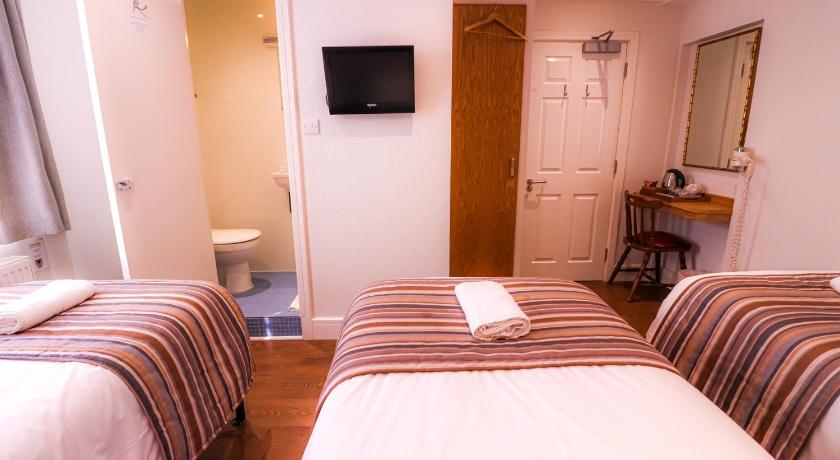 Image of Triple Room 5
