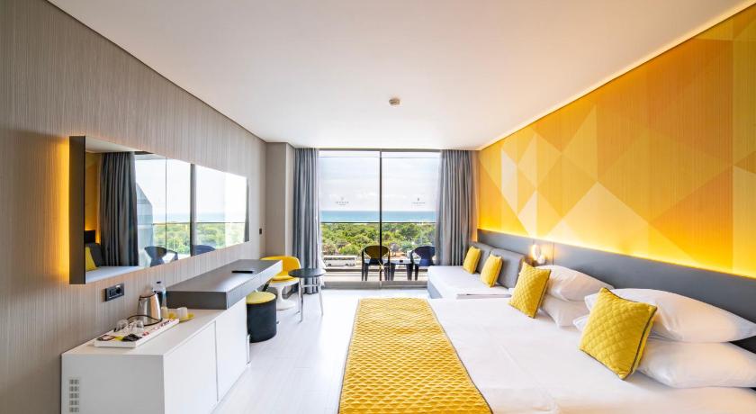 Фото: Двухместный номер Стандарт с 1 или 2 кроватями (Standard Double or Twin Room) 3