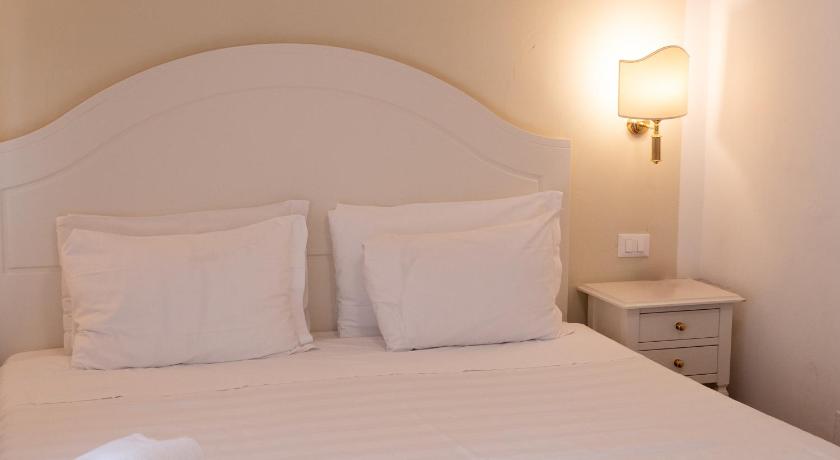Image of Double or Twin Room with View 11