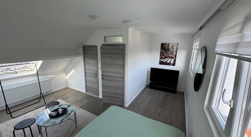 Qozyroom