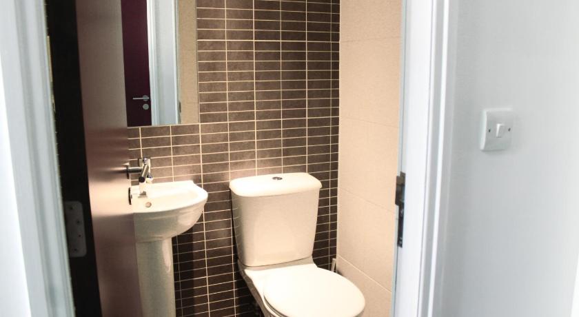 Image of Bed in 4-Bed Mixed Dorm Ensuite 16