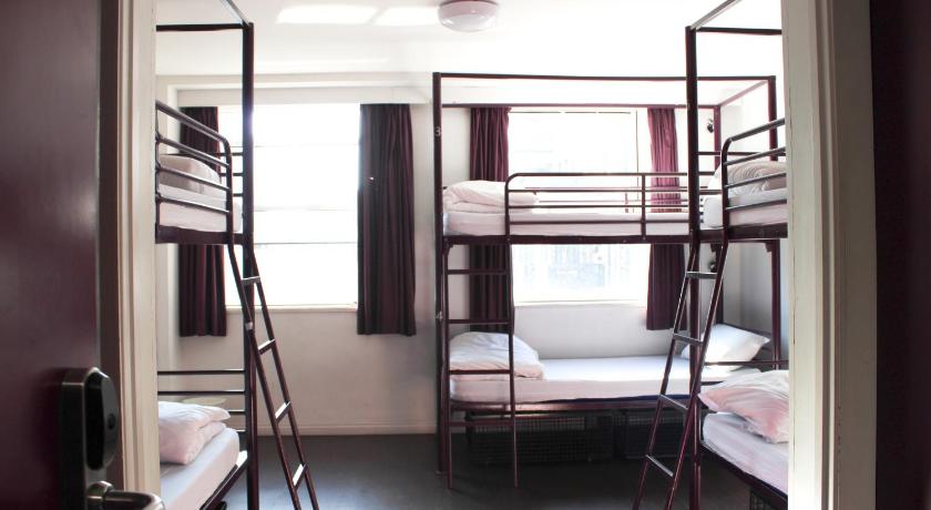 Image of 6-Bed Private Room Shared Bathroom 3