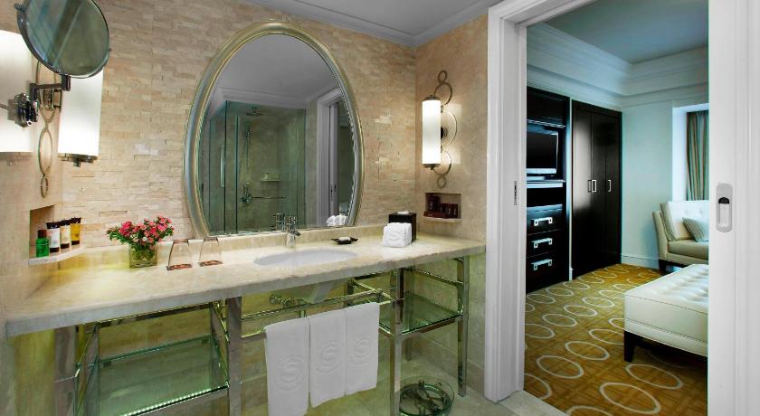 Image of Club Suite Room, Club level, Suite, 1 King 2
