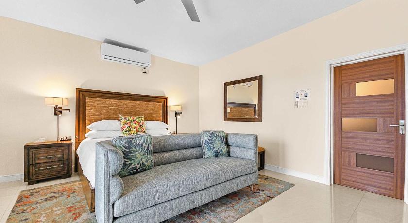 Hospitality Expert BTS 3 - Pool Beach & Bar