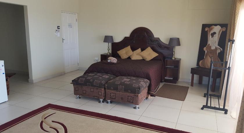 Image of Queen Suite with Spa Bath 11