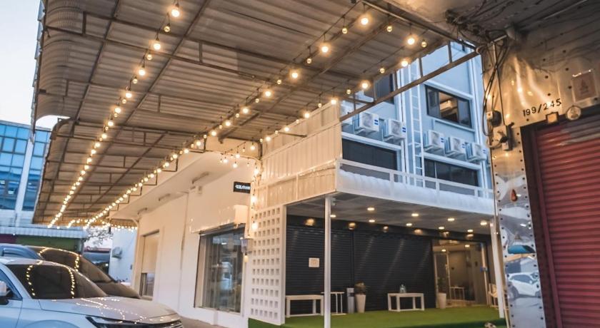 Bangkok Bridge Donmueang 4-Star Hotel lobby