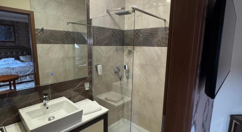 Image of Deluxe Double Room 2