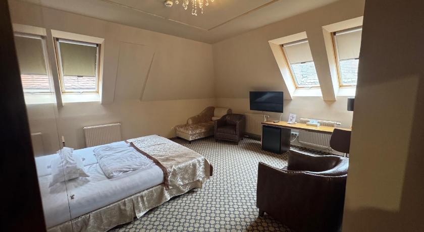 Image of Deluxe Double Room 15