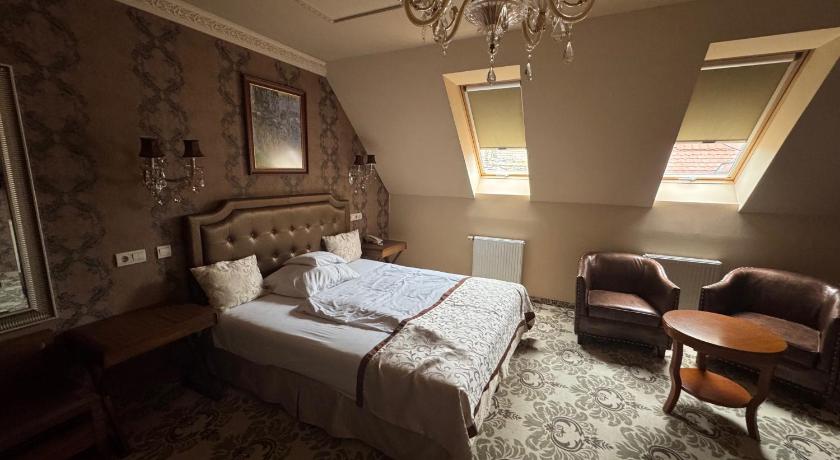 Image of Deluxe Double Room 11