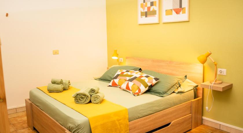 Chiru-Guest House