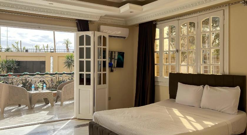 綠松石金字塔宮殿飯店