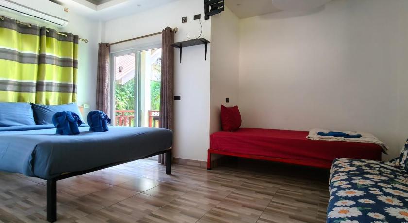 Image of Family Room with Garden View 0