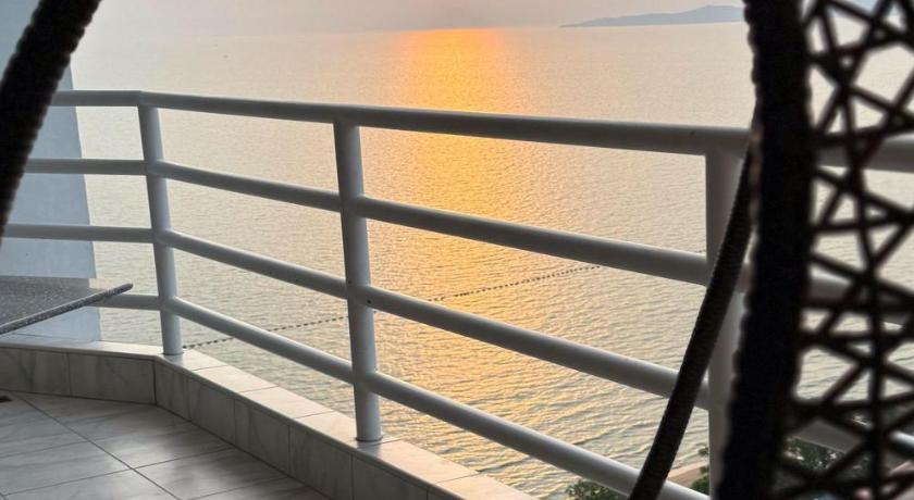 รูปของห้องดีลักซ์สวีทวิวทะเล (Deluxe Suite Sea View) 1