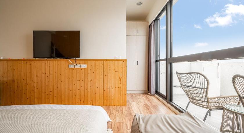 Image of Deluxe Double Room with Balcony and Sea View 4