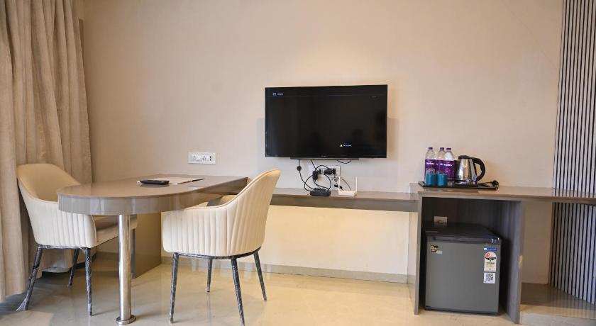 Image of Deluxe Room 12
