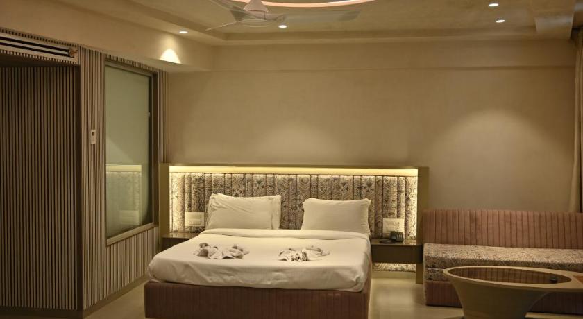 Image of Executive Suite Room 12