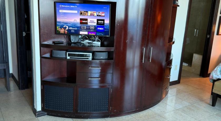 Miami Beach Apartment at De Soleil Hotel on Ocean Drive 5-Star Accommodation view